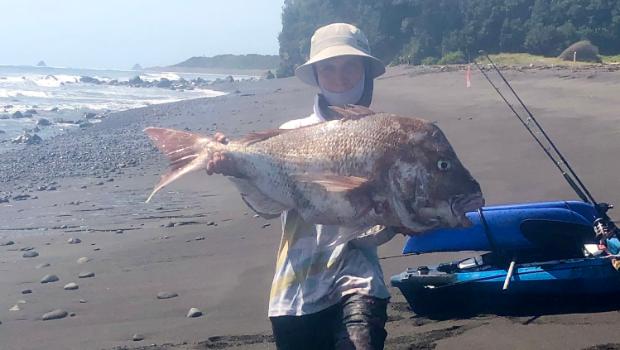 Teen shuts out old salts with biggest snapper at Taranaki Kayak